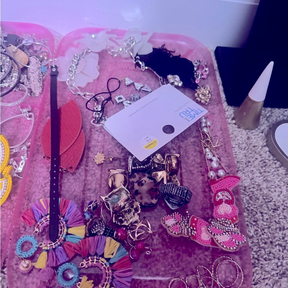 Jewelry Lot - Picture 3 of 4